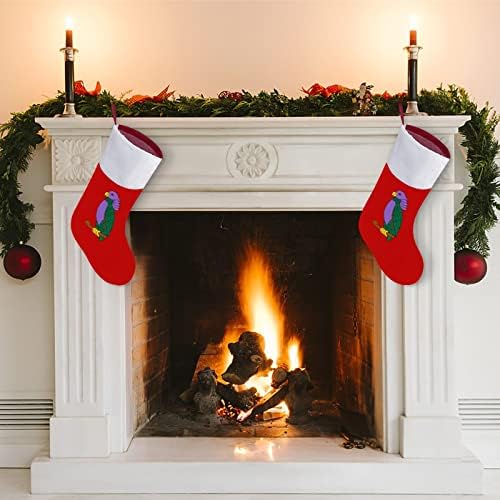 Коледни Чорапи под Флага Доминики от Червено Кадифе, с Бял Пакет шоколадови Бонбони, Коледни Декорации и Аксесоари за вашето семейно